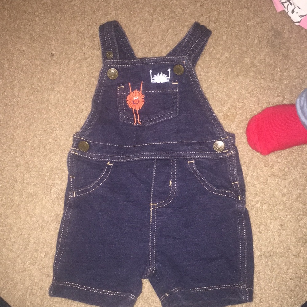 Carters 9mo overall shorts